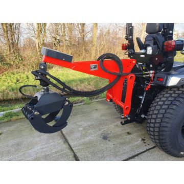 bomenklem voor op de driepuntsinrichting van een trekker